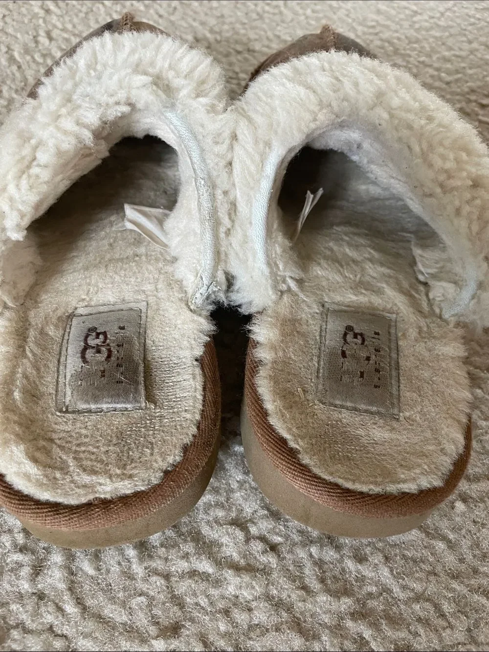UGG Australia Kids’ Shearling Comfortable Slippers Size 1 Winter Cozy Leather